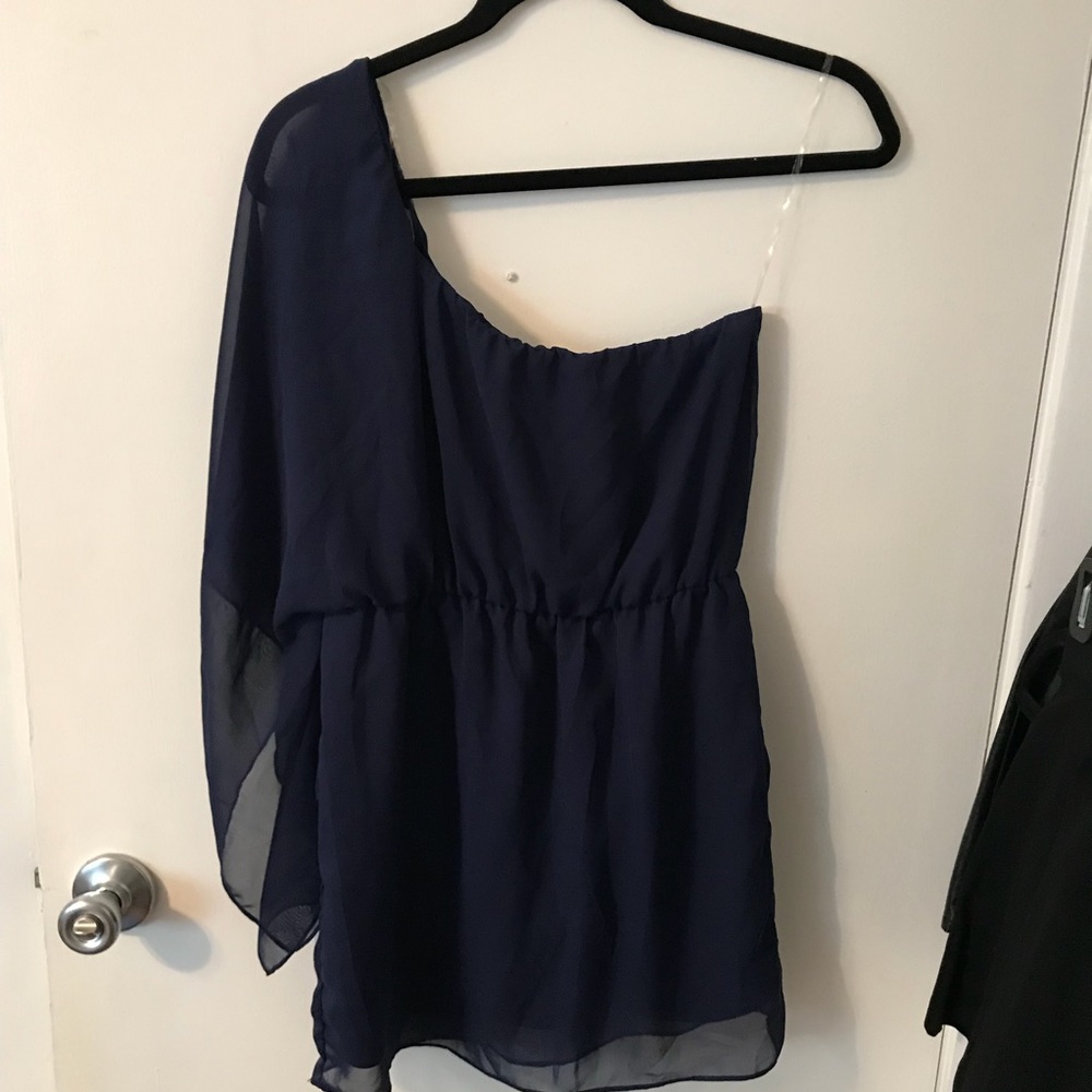 One shoulder navy dress🦋